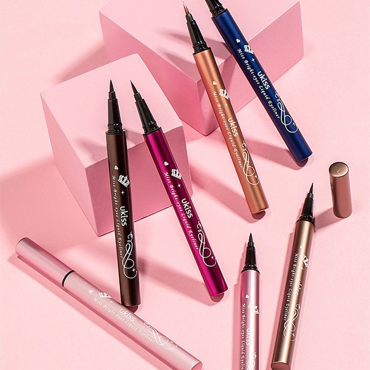 Crayon Eyeliner Waterproof Longue Tenue - Khôl Résistant - Saunders Cosmétiques