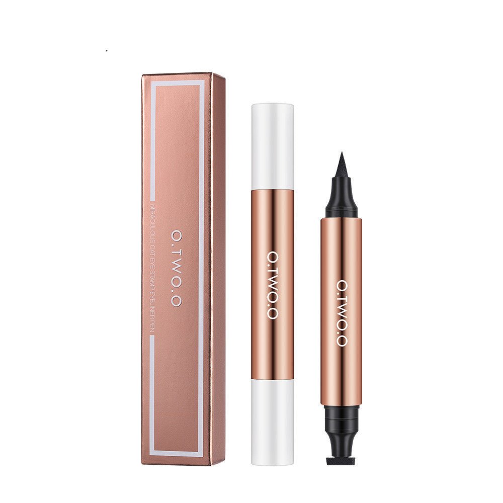 Eyeliner Waterproof Longue Tenue  Professionnel - Saunders Cosmétiques