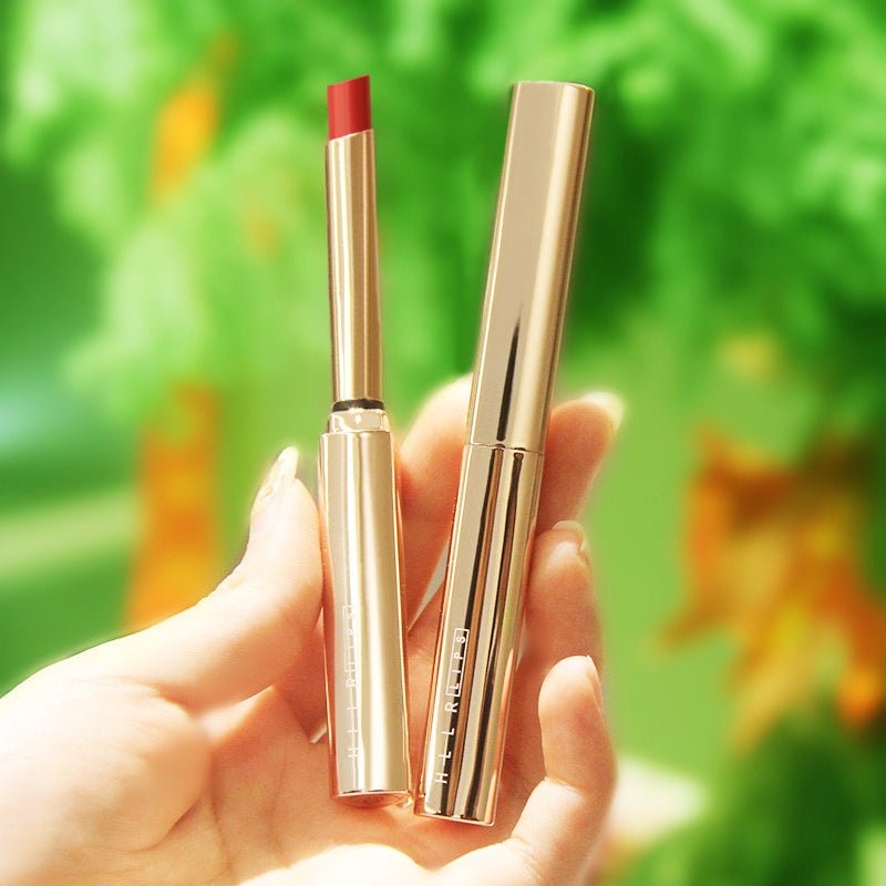 Rouge à Lèvres Mat Velouté Hydratant - Tube Doré Fin - Saunders Cosmétiques